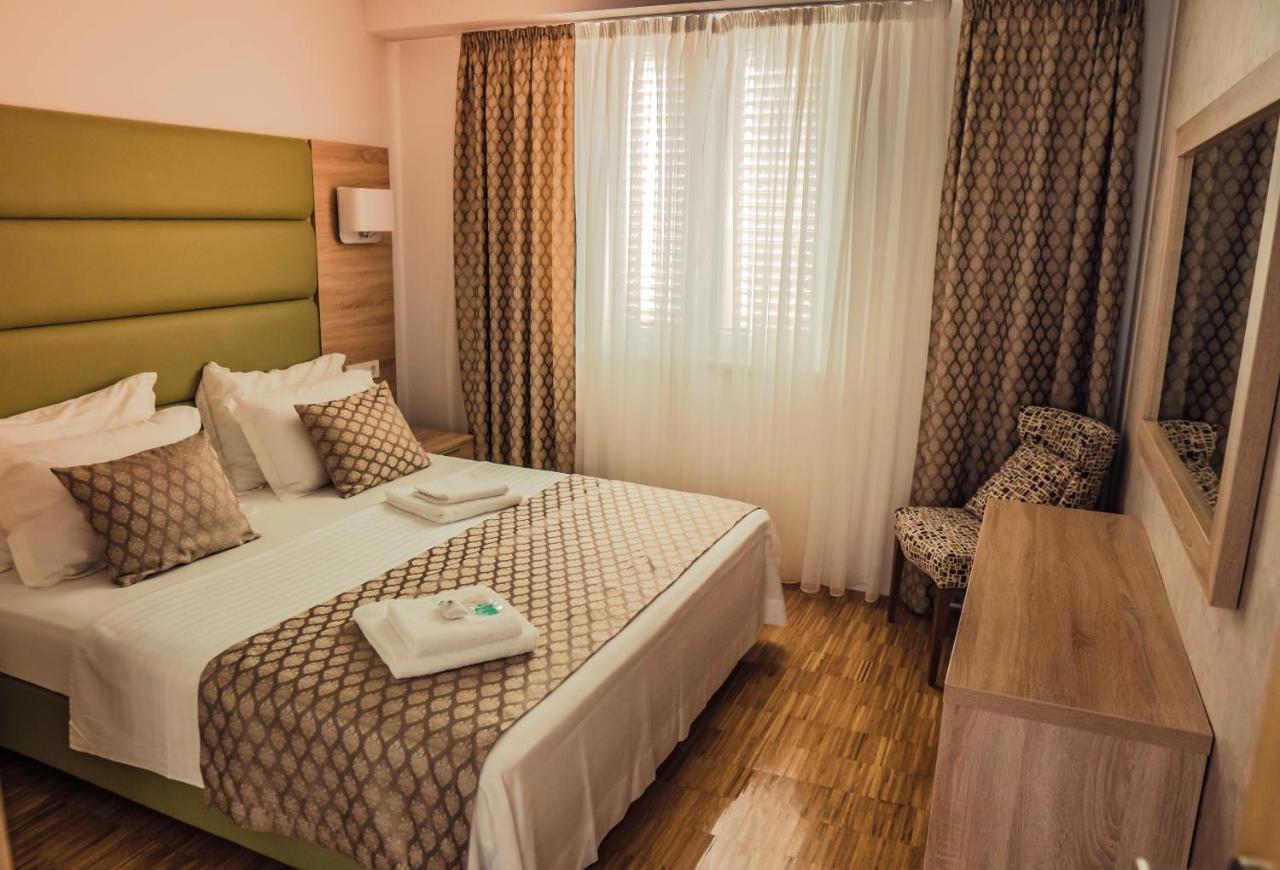 Luxury Apartments White Villa Violeta มันเดร ภายนอก รูปภาพ