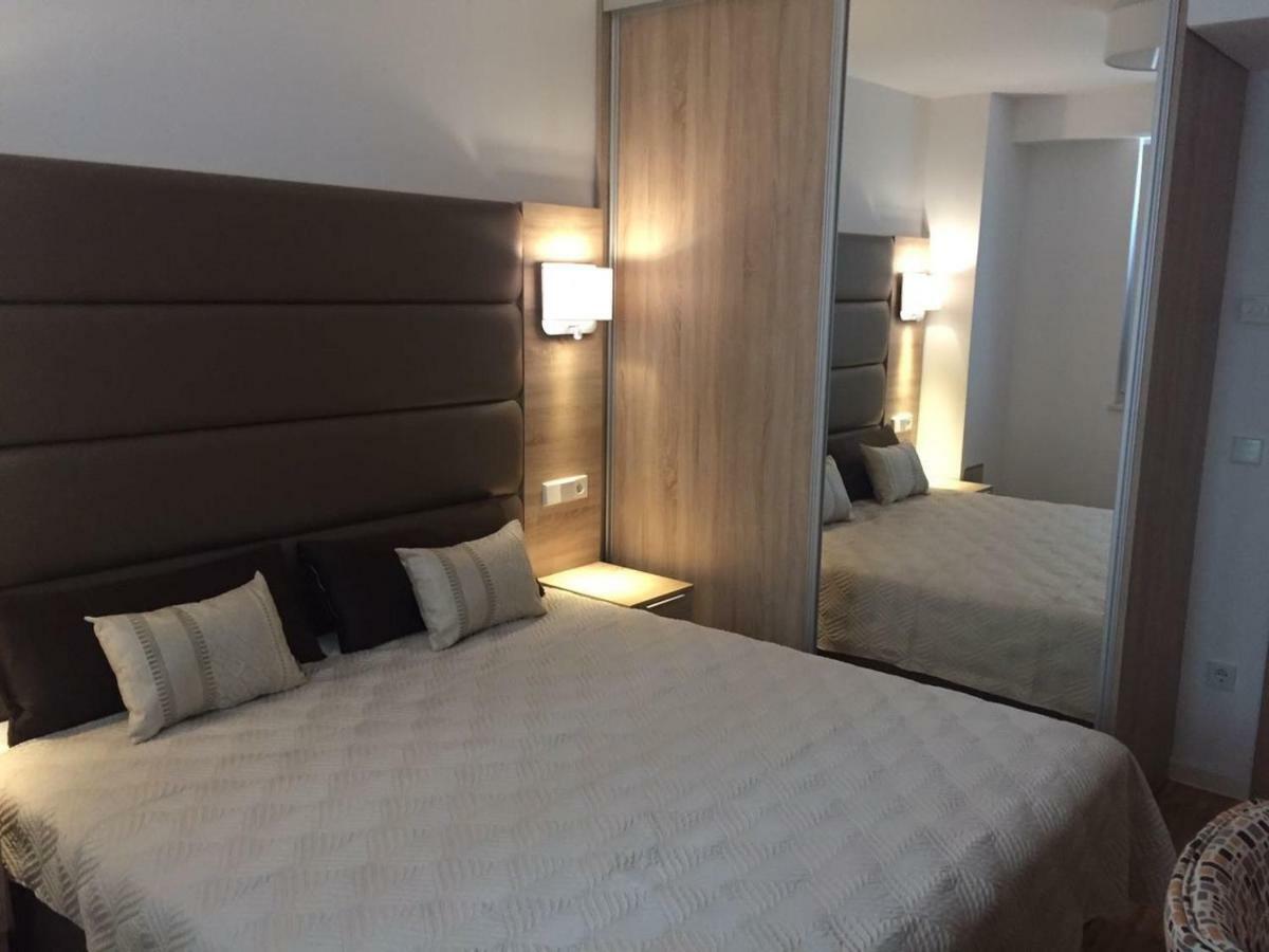 Luxury Apartments White Villa Violeta มันเดร ภายนอก รูปภาพ